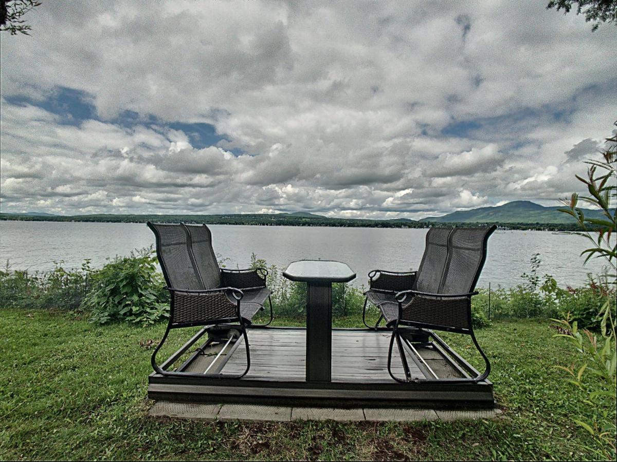 Location Tourisme Estrie - Oberge Du Village Magog Eksteriør billede