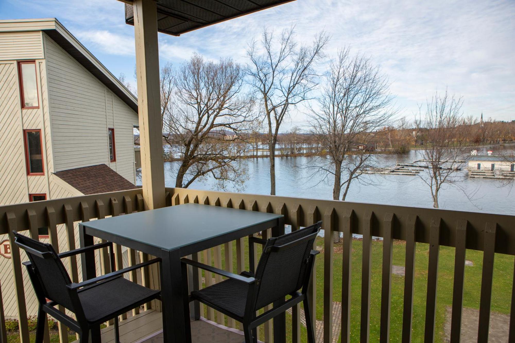 Location Tourisme Estrie - Oberge Du Village Magog Eksteriør billede