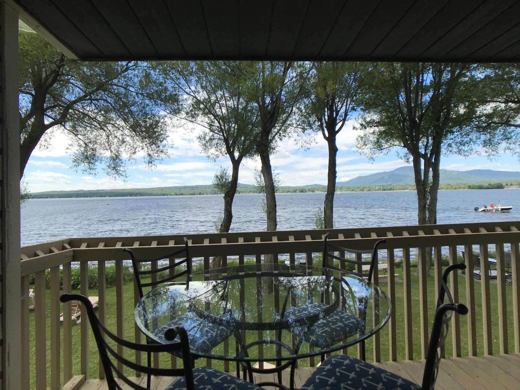 Location Tourisme Estrie - Oberge Du Village Magog Eksteriør billede