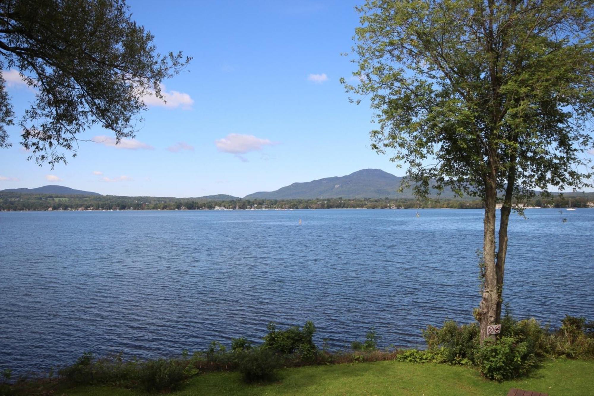 Location Tourisme Estrie - Oberge Du Village Magog Eksteriør billede